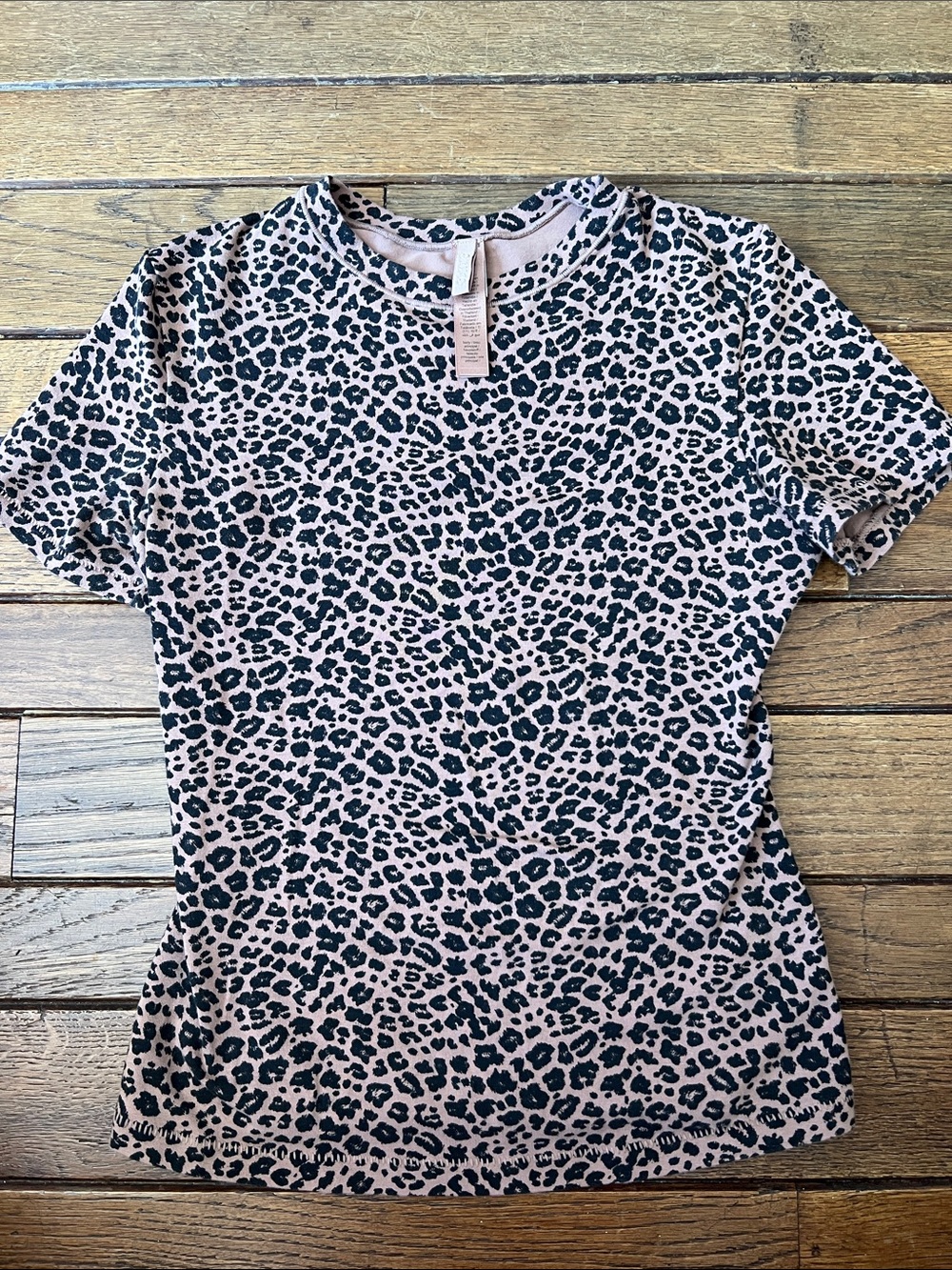 SKIMS Leopard Sienna Cotton Jersey Short Sleeve T-Shirt Size Small Like New